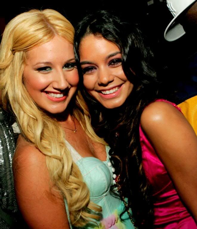 42.jpg vanessa hudgens and ashley tisdale image by zparsh 42.jpg vanessa hudgens and ashley tisdale image by zparsh
