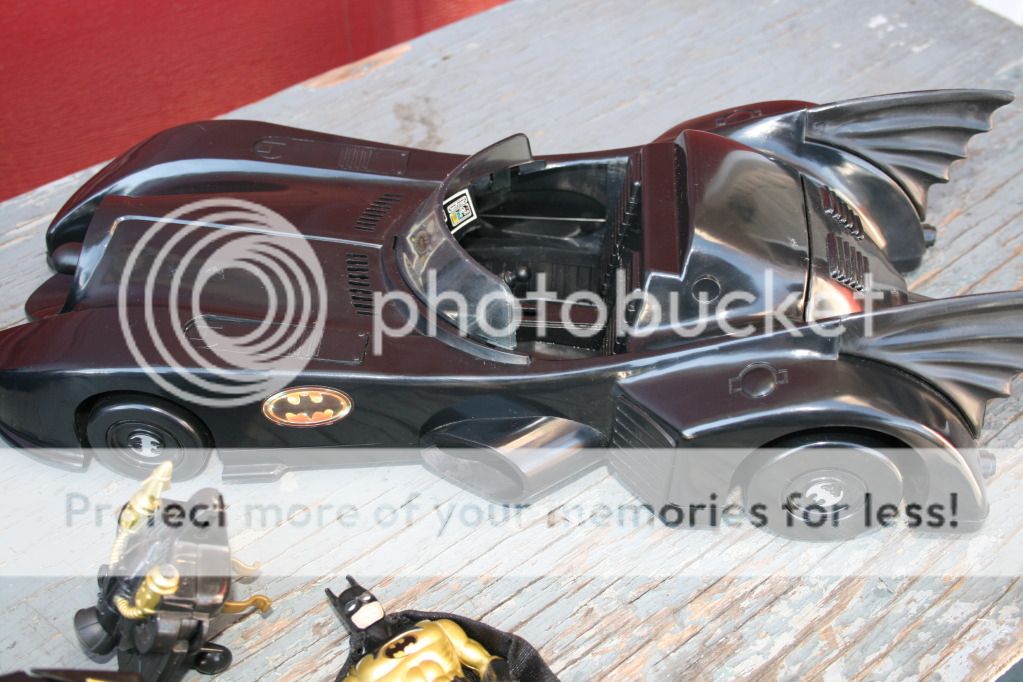 Batman 1986 helicopter & 1989 Batmobile vehicle with batman figurine 