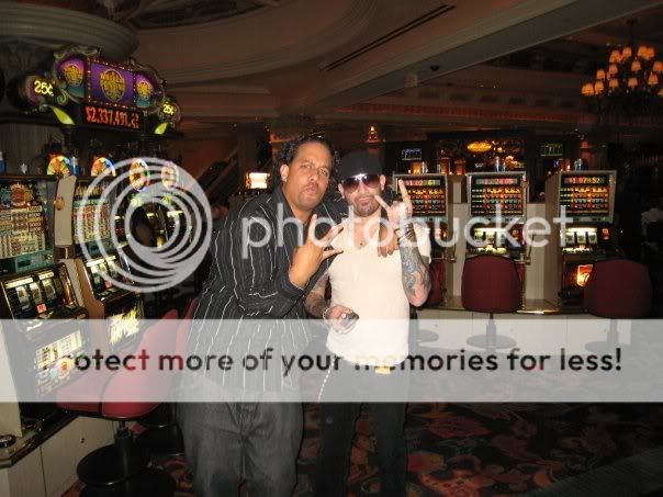 http://i643.photobucket.com/albums/uu159/albumbsbbrasil/AJ%20em%20Vegas/08.jpg