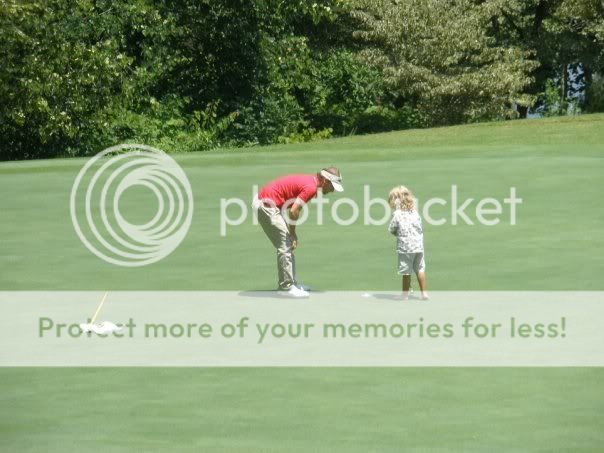 http://i643.photobucket.com/albums/uu159/albumbsbbrasil/Brian%20HHC%20Golf%20Tournament%20150609/18.jpg