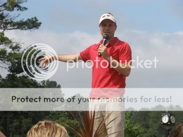 http://i643.photobucket.com/albums/uu159/albumbsbbrasil/Brian%20HHC%20Golf%20Tournament%20150609/36.jpg